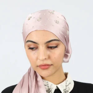 Turbante chal de fiesta de satén semiseda con cuentas