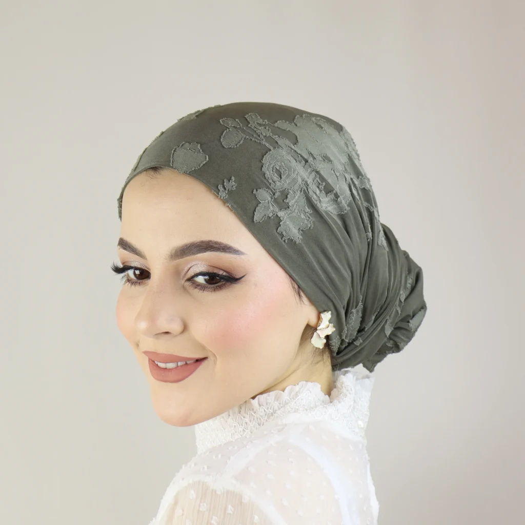 توربان Féminité Multiway من التول المطرز